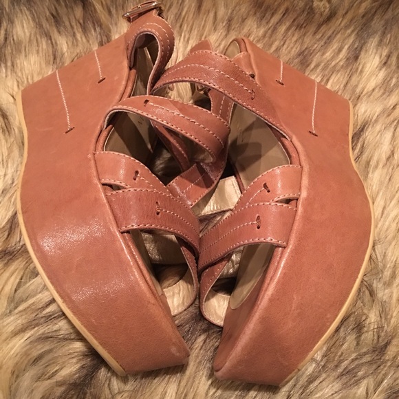 Stuart Weitzman Wedge Heel Sandal 8M - Picture 2 of 8